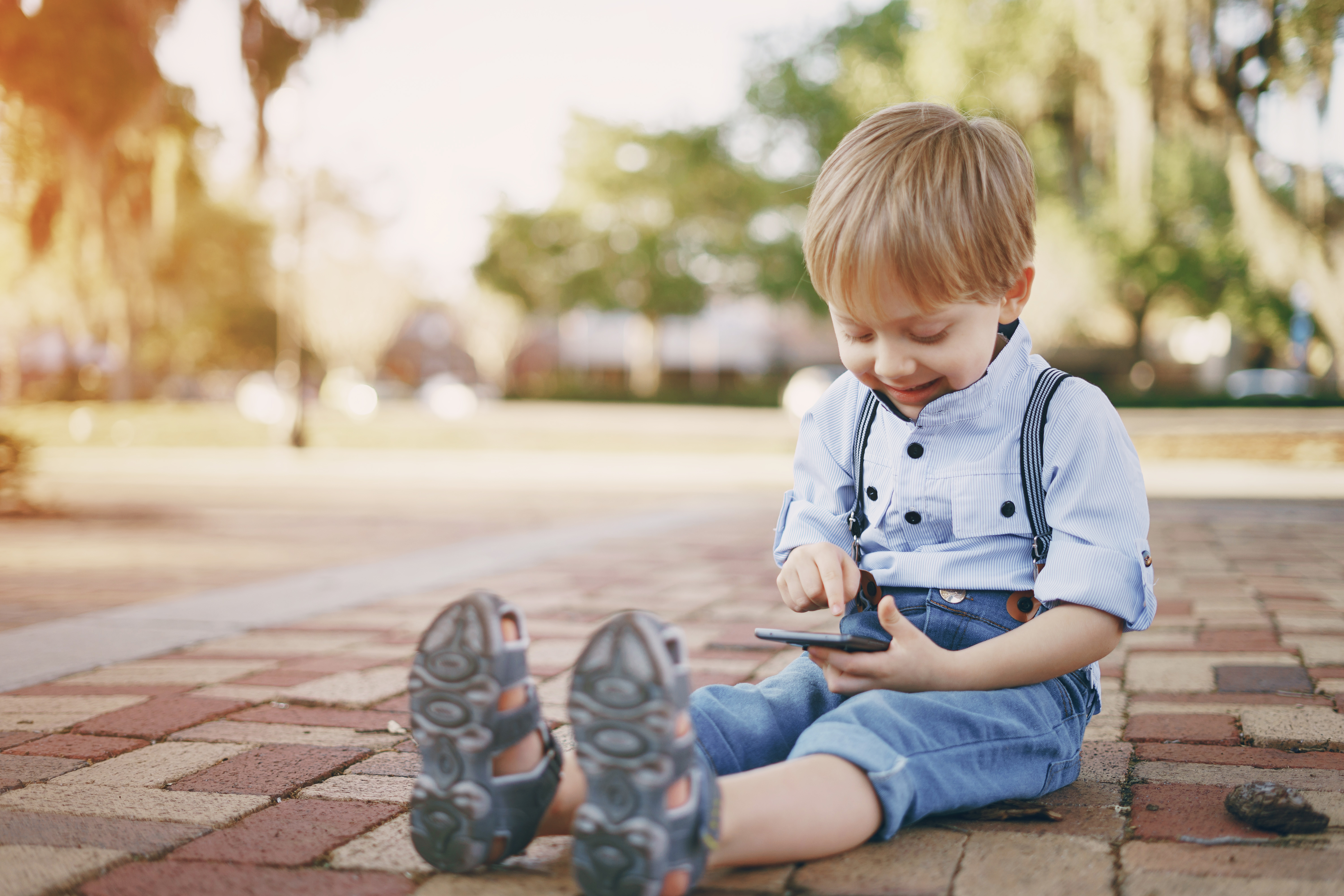 10 детский почему. непослушный ребенок. ребенок лжет. ребенок задает вопрос. ребенок лжет.